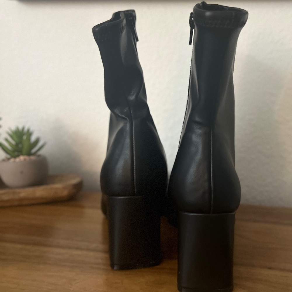 Steve Madden
Black
Size 9.5 
Ankle Boots
2.5” heel
NWT - Picture 7 of 16